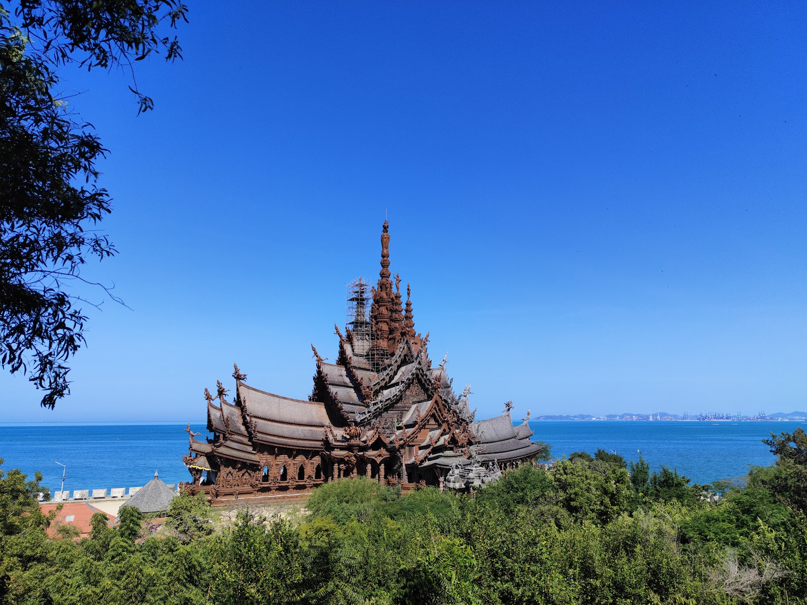 파타야 진리의 성전 박물관 명소