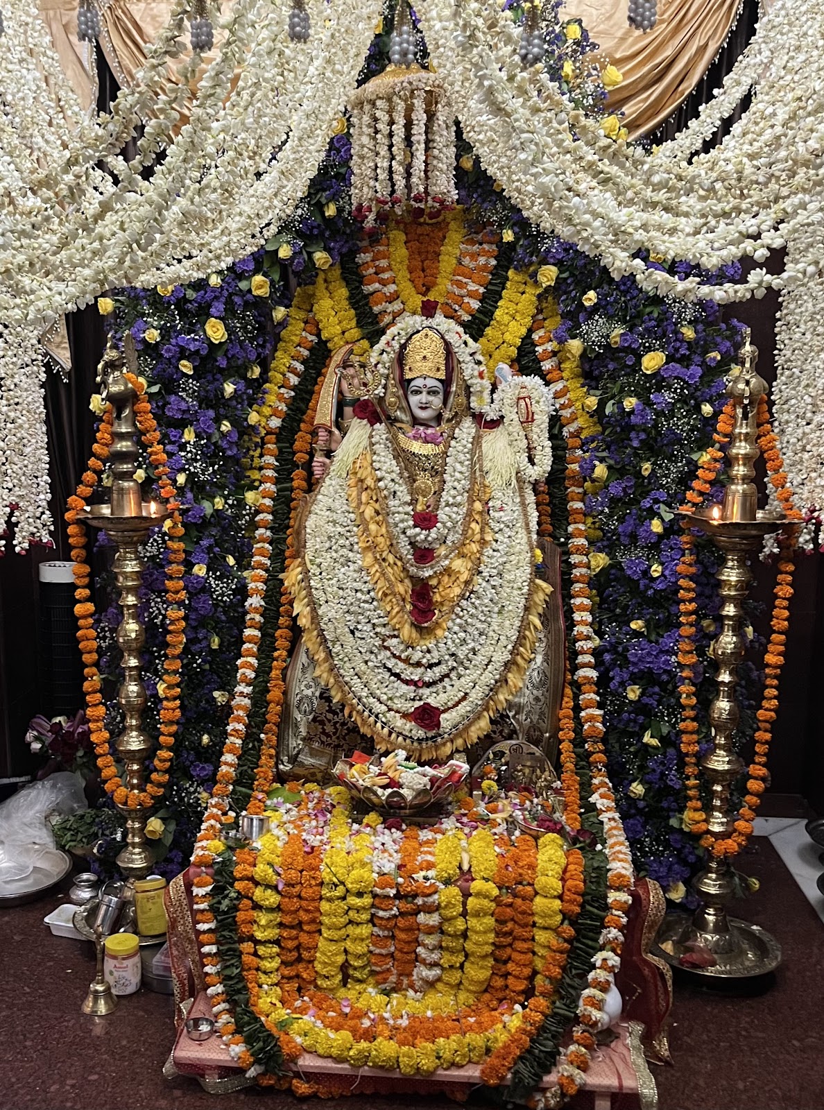 뭄바이 슈리 두르가데비 만디르 명소