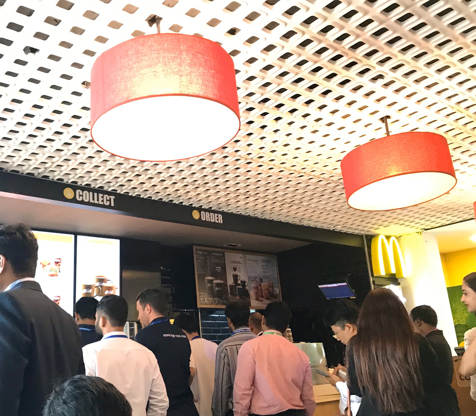 뭄바이 맥도날드 허브 몰 고레가온 인기 음식점 사진