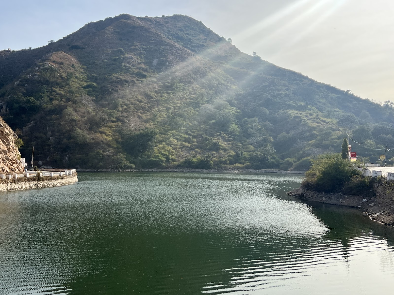 쿰발가르흐 라켈라 호수 주변 명소 사진