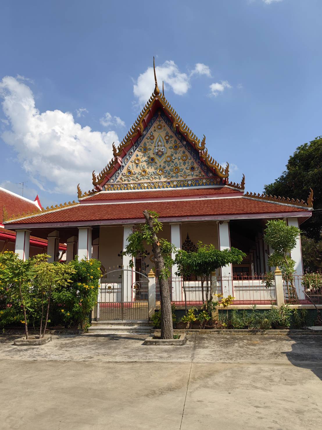 촌부리 소나무 사원 주변 명소 사진