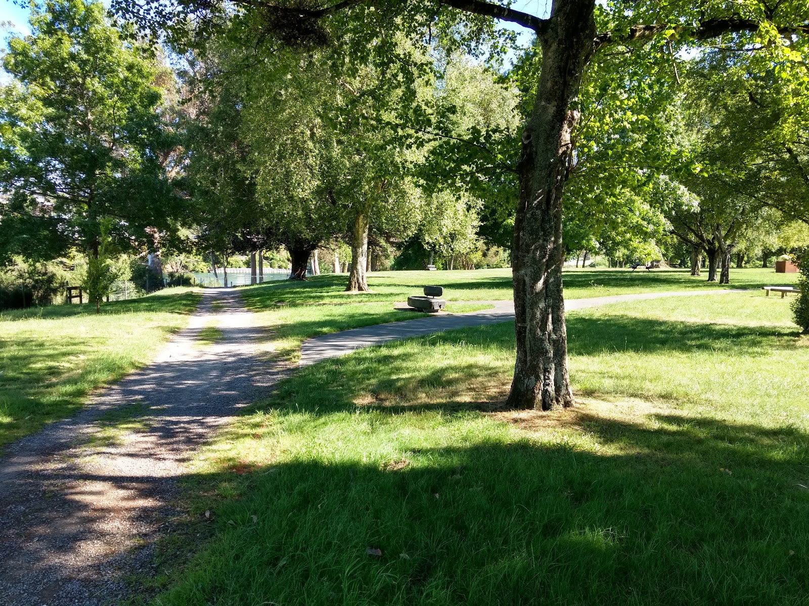 타우포 리버사이드 공원 주변 명소 사진