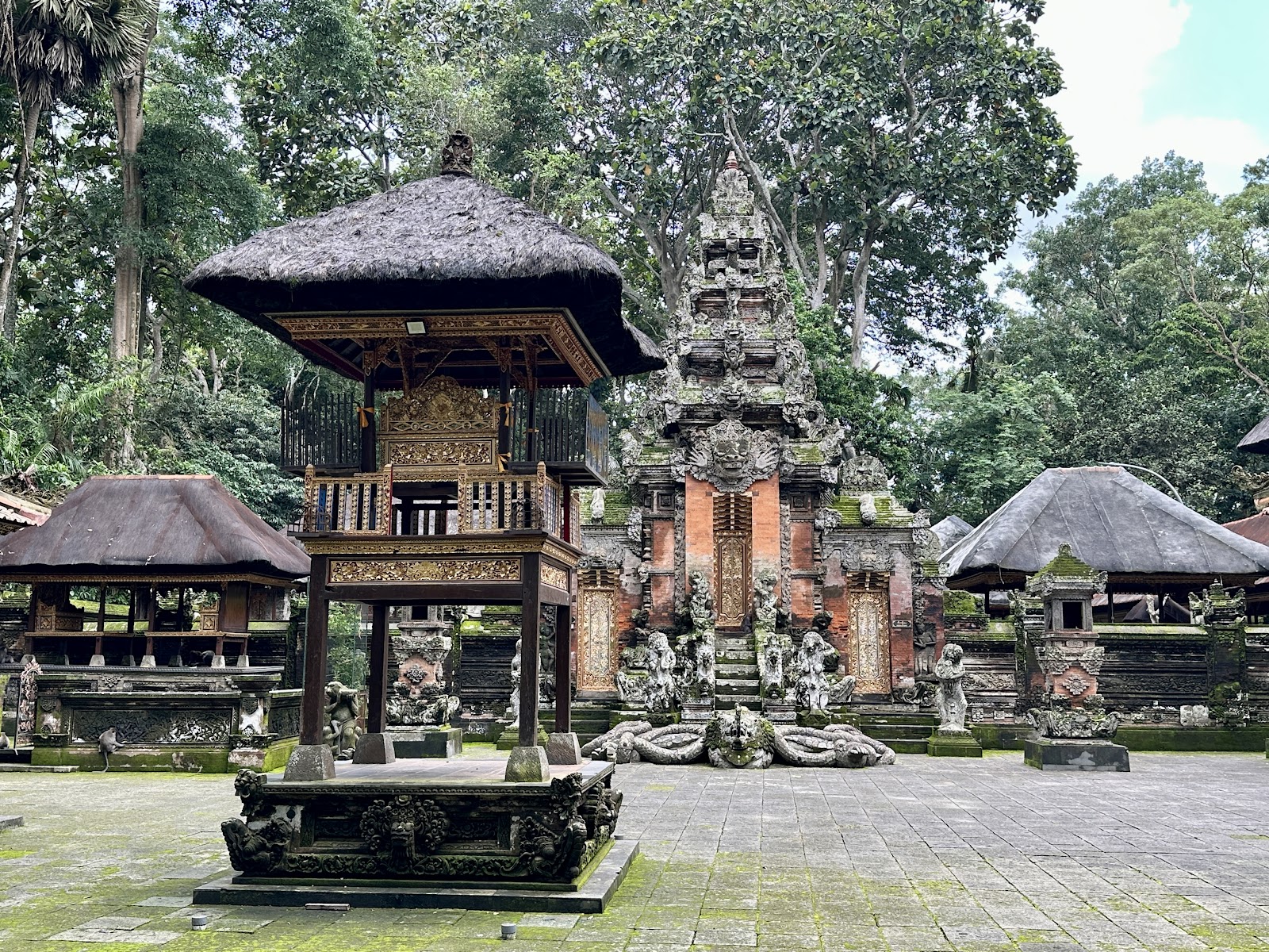 발리 빠당떼갈 달렘 아궁 사원 주변 명소 사진