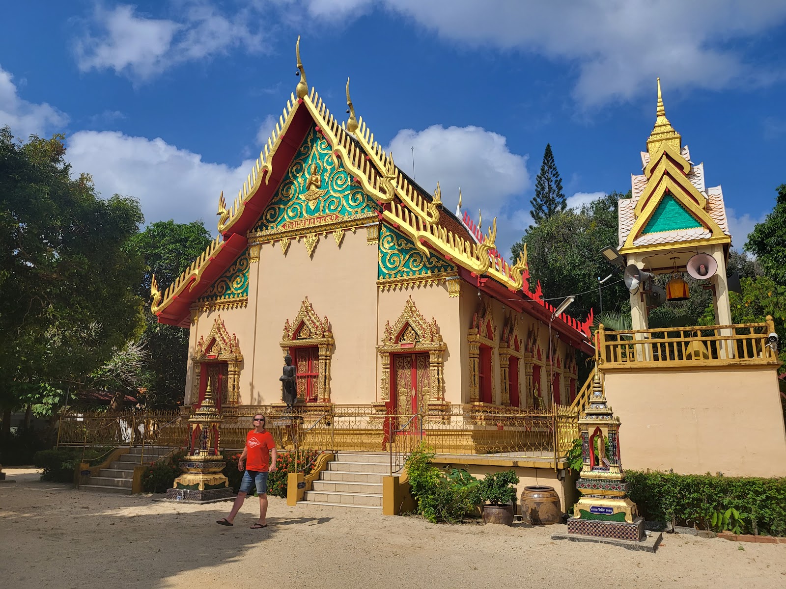 꼬사무이 왓 푸 카오 통 사원 주변 명소 사진