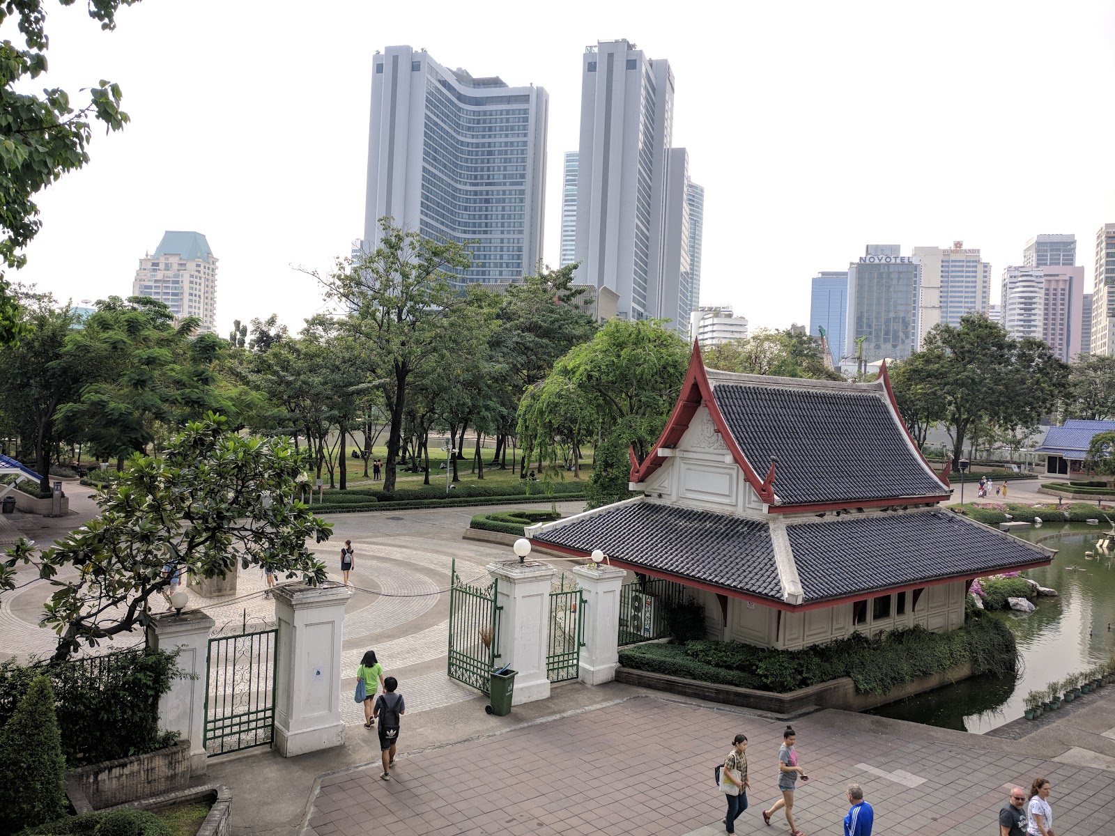 방콕 벤짜씨리 공원 주변 명소 사진