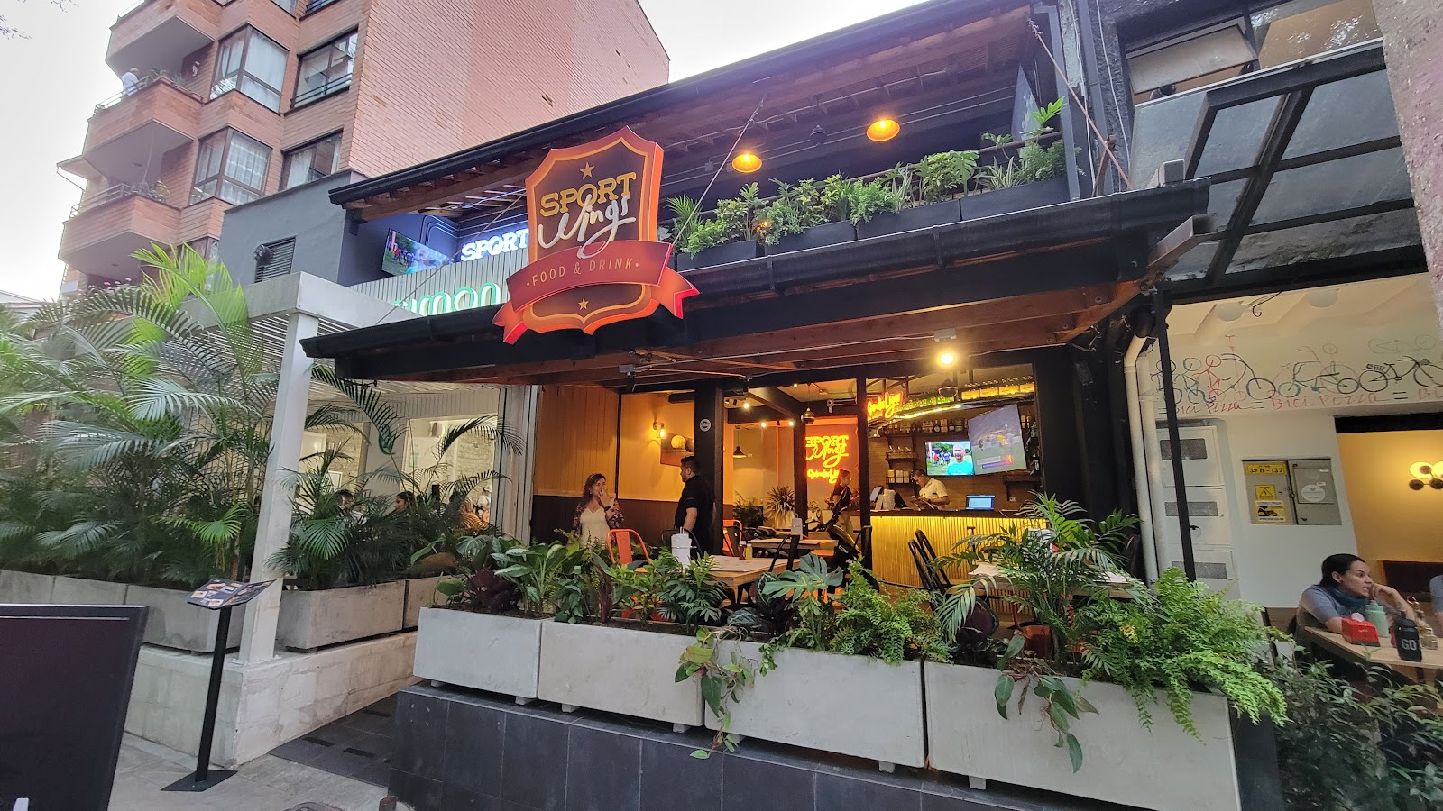 메델린 스포츠 윙스 라우렐레스 근처 맛집 사진