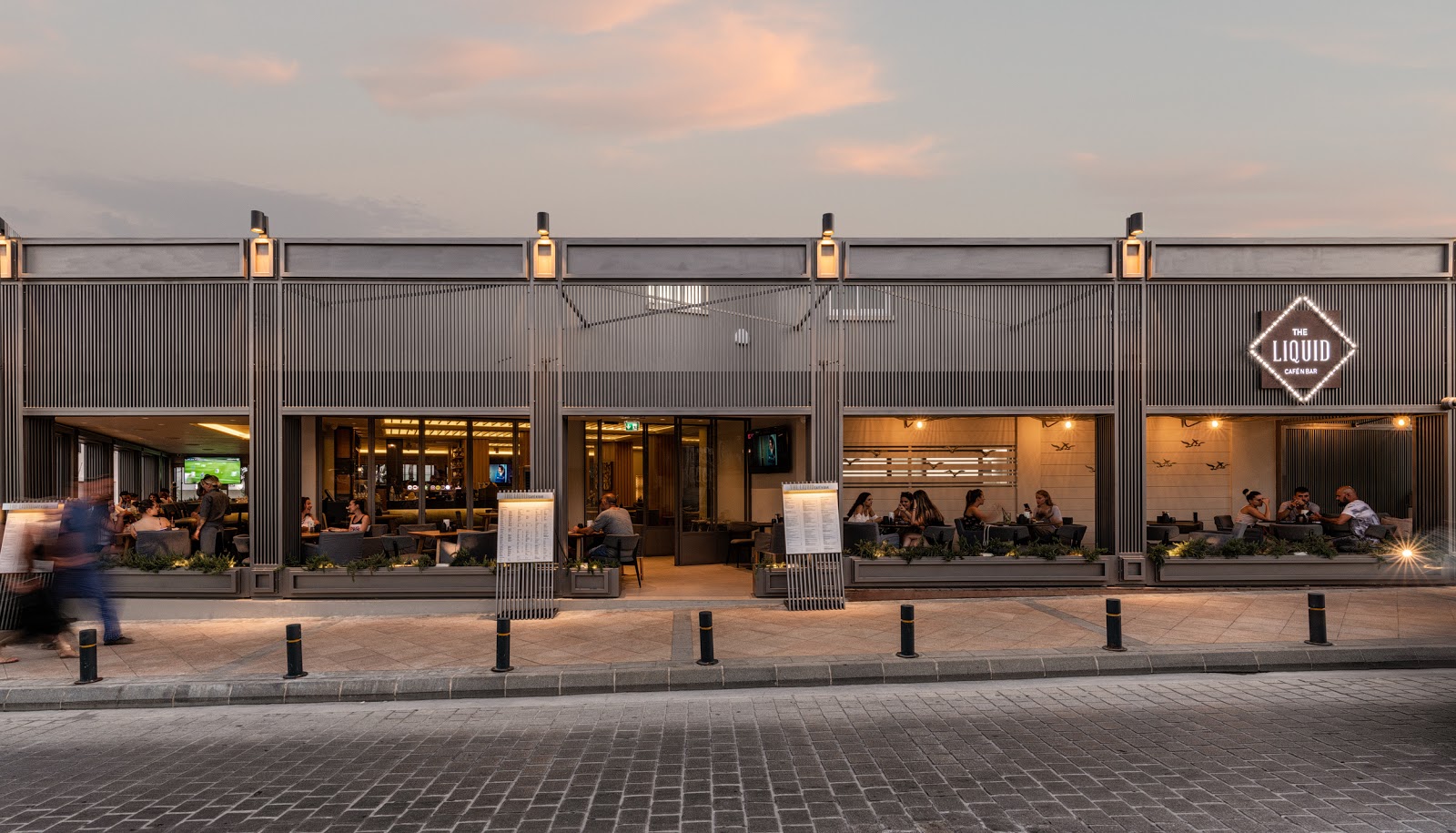 아이아 나파 The Liquid Cafe N Bar 근처 맛집 사진