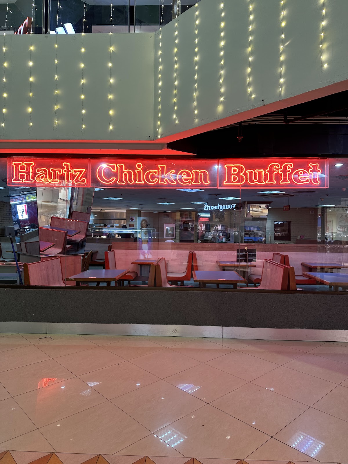 쿠칭 Hartz Chicken Buffet 근처 맛집 사진