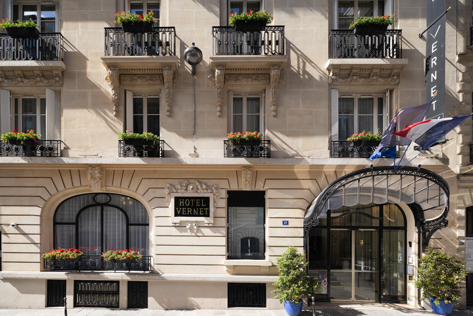 파리 호텔 베르네 샹젤리제 근처 맛집 사진