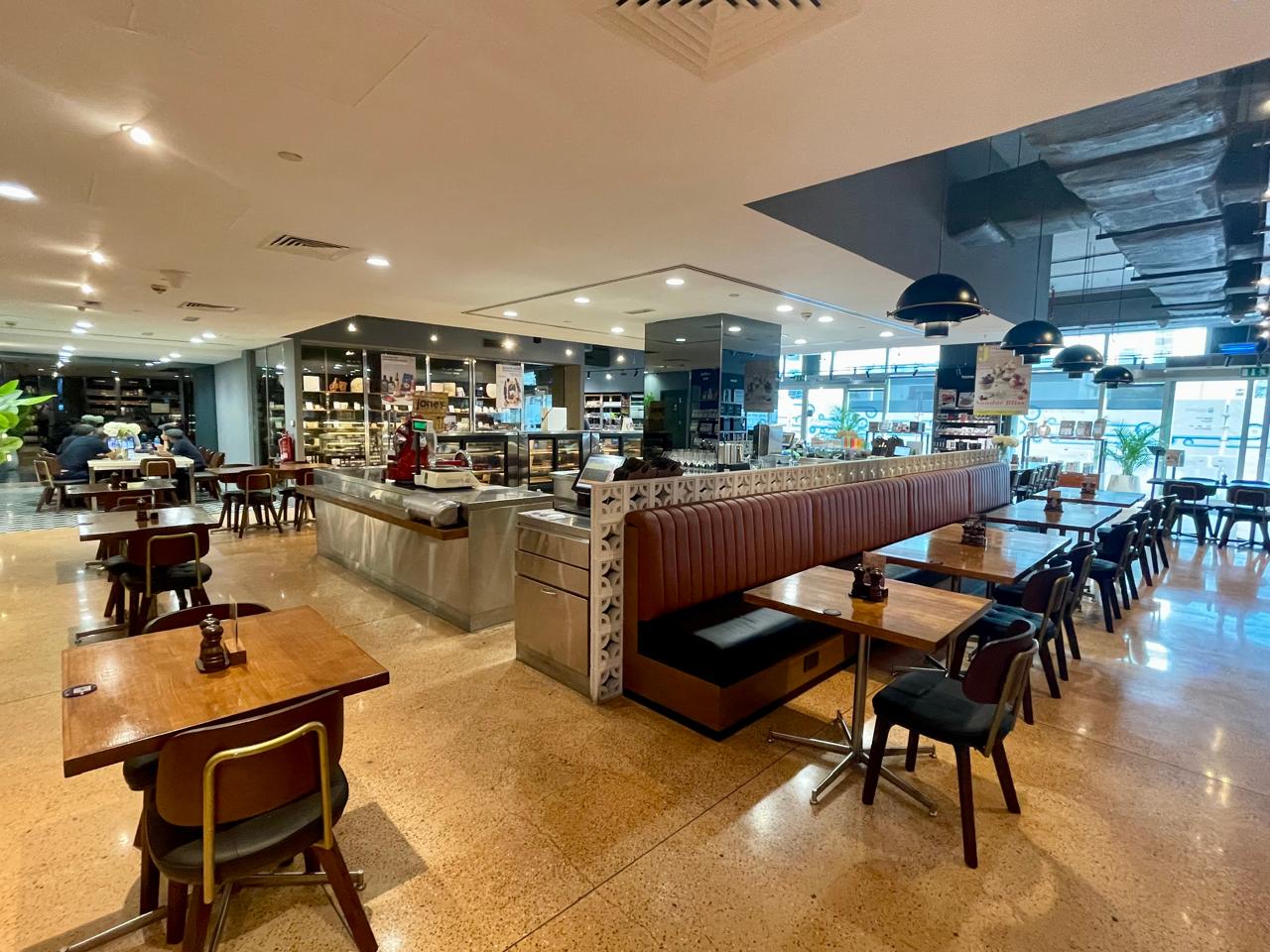 아부다비 존스 더 그로서 알 마무라 아부다비 근처 맛집 사진