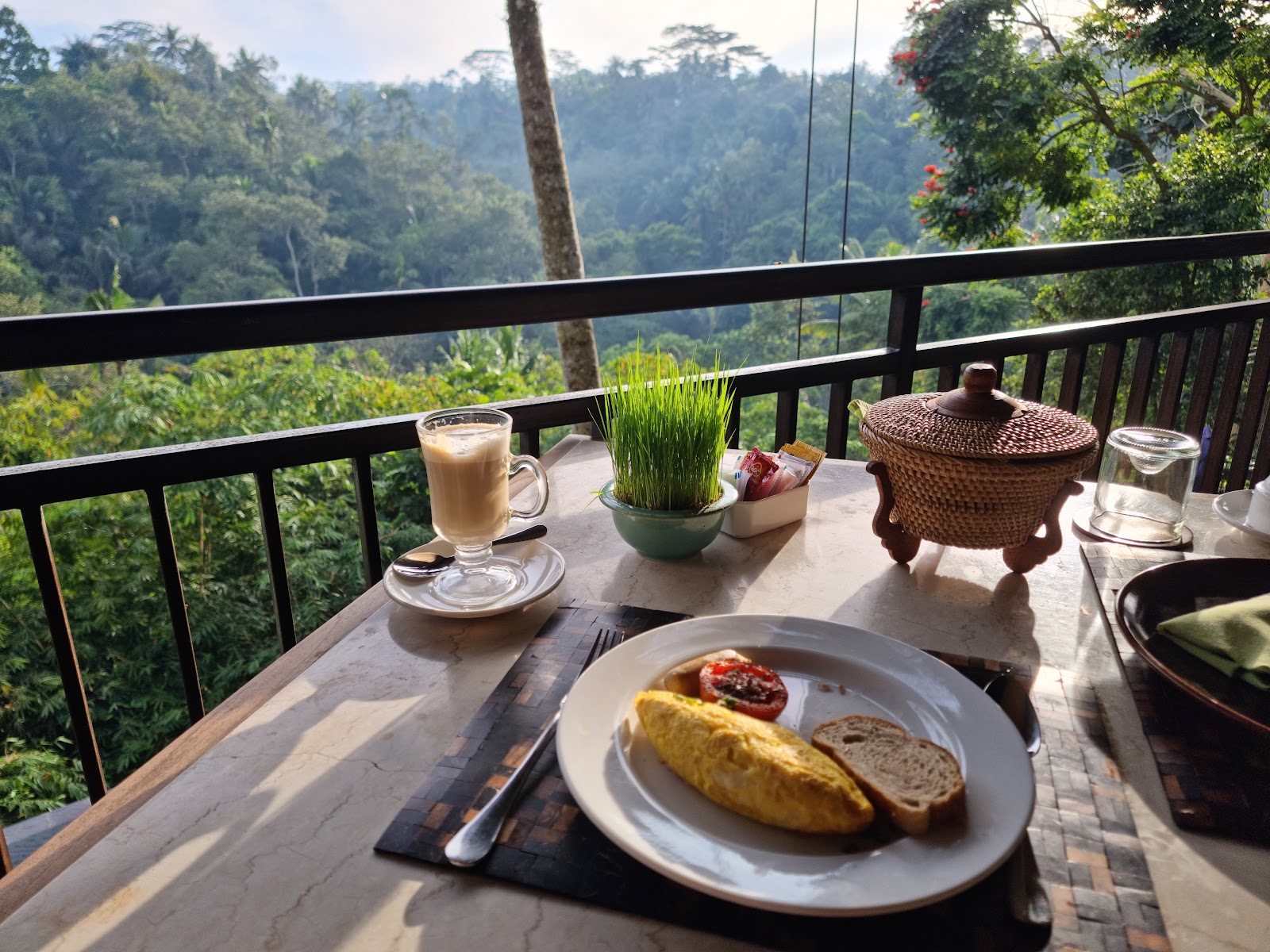 발리 바투카루 식당 코마네카 땅가유다 근처 맛집 사진